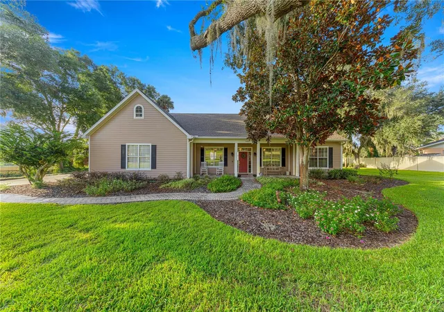 Single family home for sale at 9820 SE 110th Street Rd, BELLEVIEW, FL 34420 | MLS# OM732648