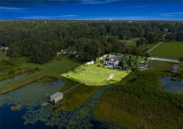 Photo 2 of Single family home for sale at 9820 Se 110th Street Rd, Belleview, FL 34420 | MLS# OM732648 | Listing updated on 2026-09-23