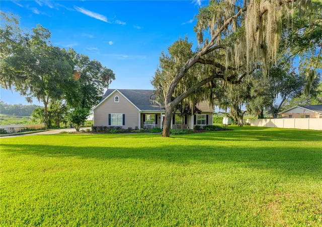 Photo 3 of Single family home for sale at 9820 Se 110th Street Rd, Belleview, FL 34420 | MLS# OM732648 | Listing updated on 2026-09-23