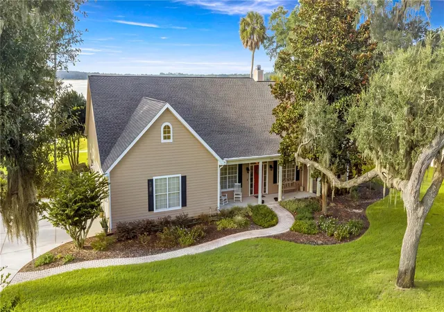 Photo 3 of Single family home for sale at 9820 SE 110th Street Rd, Belleview, FL 34420 | MLS# OM732648 | Listing updated on 2026-09-23