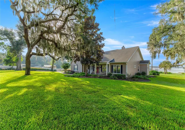 Photo 4 of Single family home for sale at 9820 SE 110th Street Rd, Belleview, FL 34420 | MLS# OM732648 | Listing updated on 2026-09-23