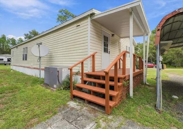 Photo 2 of Manufactured home for sale at 10259 W Ohio Dr, Crystal River, FL 34428 | MLS# OM732649 | Listing updated on 2026-10-06