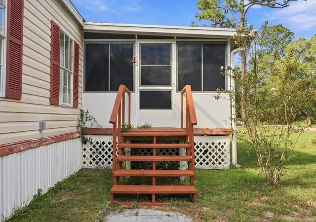 Photo 4 of Manufactured home for sale at 10259 W Ohio Dr, Crystal River, FL 34428 | MLS# OM732649 | Listing updated on 2026-10-06