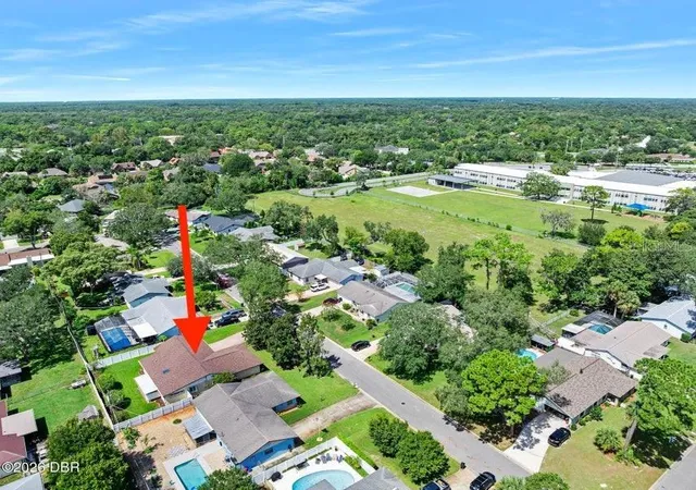 Photo 3 of Single family home for sale at 20 Mayfield Cir, Ormond Beach, FL 32174 | MLS# FC321598 | Listing updated on 2026-09-22