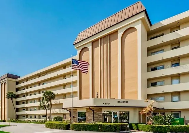 Photo 2 of Condo for sale at 4650 Cove Cir #UNIT 311, Saint Petersburg, FL 33708 | MLS# TB8550759 | Listing updated on 2026-09-25