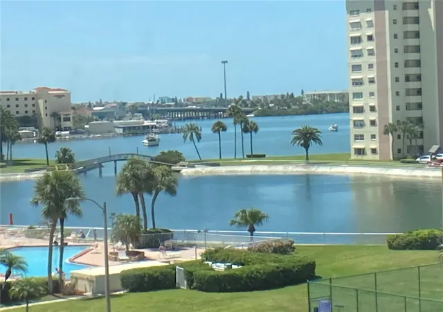 Photo 3 of Condo for sale at 4650 Cove Cir #UNIT 311, Saint Petersburg, FL 33708 | MLS# TB8550759 | Listing updated on 2026-09-25