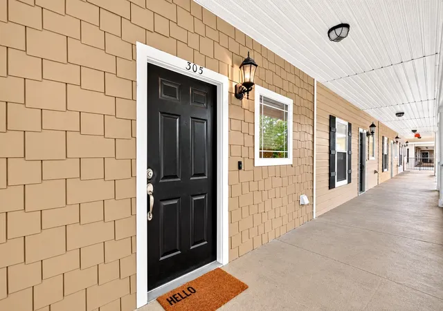 Photo 3 of Condo for sale at 1440 NW 3rd Place #305, Gainesville, FL 32603 | MLS# GC543668 | Listing updated on 2026-09-25