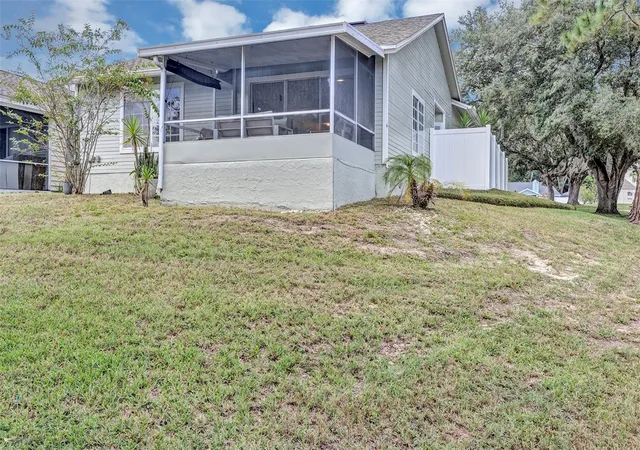 Photo 3 of Single family home for sale at 568 Abington Ct, Apopka, FL 32703 | MLS# O6443599 | Listing updated on 2026-09-22