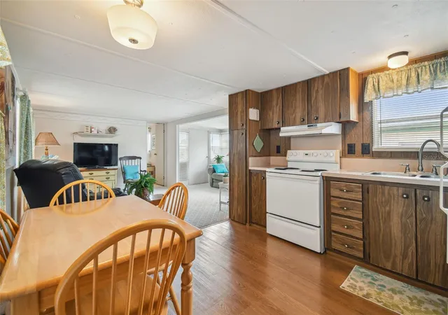Photo 4 of Manufactured home for sale at 12200 Bonanza Dr, Hudson, FL 34667 | MLS# W7889691 | Listing updated on 2026-09-21