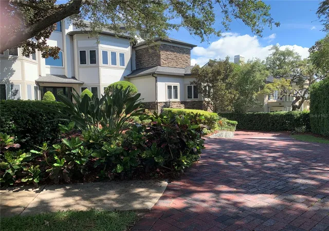 Photo 3 of Single family home for sale at 1058 Roundstone Pl, Palm Harbor, FL 34683 | MLS# TB8550762 | Listing updated on 2026-10-06