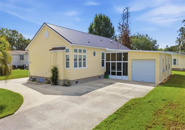 Photo 1 of Manufactured home for sale at 113 Sher Ln, Debary, FL 32713 | MLS# V4951404 | Listing updated on 2026-09-23
