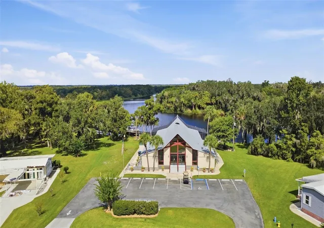 Photo 4 of Manufactured home for sale at 113 Sher Ln, Debary, FL 32713 | MLS# V4951404 | Listing updated on 2026-09-23