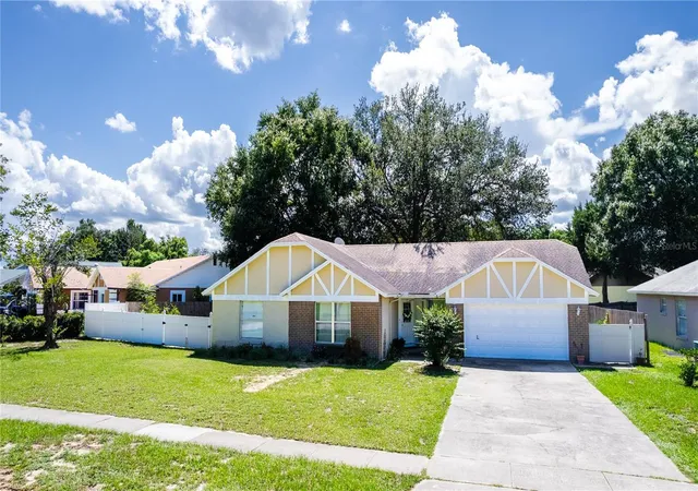 Photo 1 of Single family home for sale at 106 Red Rose Cir, Orlando, FL 32835 | MLS# O6443600 | Listing updated on 2026-10-11