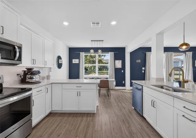 Photo 3 of Single family home for sale at 2696 Bobcat Chase Blvd, Oakland, FL 34787 | MLS# S5158021 | Listing updated on 2026-09-25