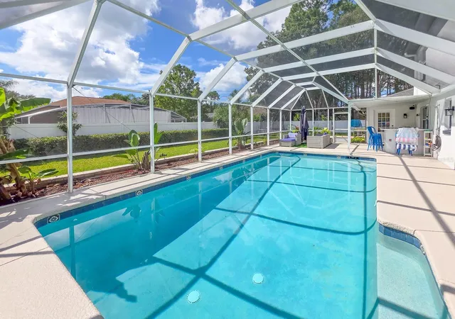 Photo 3 of Single family home for sale at 4 Burning Ember Ln, Palm Coast, FL 32137 | MLS# FC321601 | Listing updated on 2026-09-26