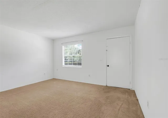 Photo 4 of Single family home for sale at 306 Loch Low Dr, Sanford, FL 32773 | MLS# G5118083 | Listing updated on 2026-10-03