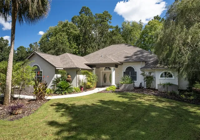 Photo 1 of Single family home for sale at 808 Se 36th Lane, Ocala, FL 34471 | MLS# OM732653 | Listing updated on 2026-10-17