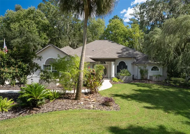 Photo 2 of Single family home for sale at 808 Se 36th Lane, Ocala, FL 34471 | MLS# OM732653 | Listing updated on 2026-10-17