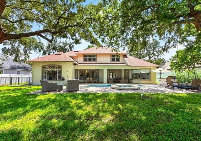Photo 2 of Single family home for sale at 4512 Old Carriage Trl, Oviedo, FL 32765 | MLS# O6443608 | Listing updated on 2026-09-26