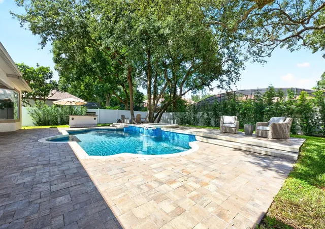 Photo 3 of Single family home for sale at 4512 Old Carriage Trl, Oviedo, FL 32765 | MLS# O6443608 | Listing updated on 2026-09-26