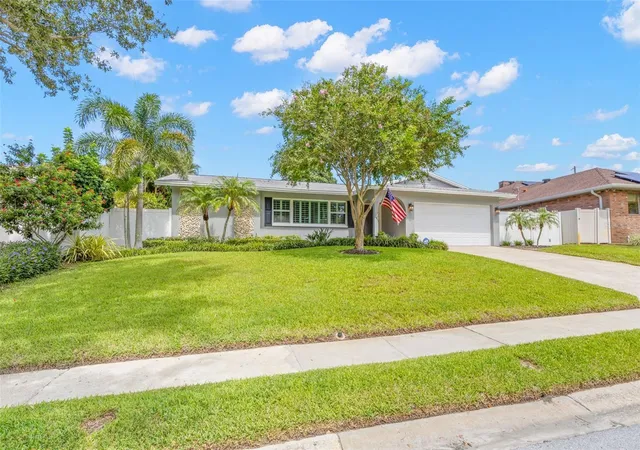 Photo 3 of Single family home for sale at 14271 Iroquois Ave, Largo, FL 33774 | MLS# TB8550772 | Listing updated on 2026-09-25