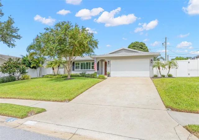 Photo 3 of Single family home for sale at 14271 Iroquois Ave, Largo, FL 33774 | MLS# TB8550772 | Listing updated on 2026-09-25