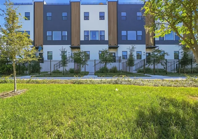 Photo 1 of Townhouse for sale at 2104 4th Street S #3, Saint Petersburg, FL 33705 | MLS# TB8550773 | Listing updated on 2026-10-04