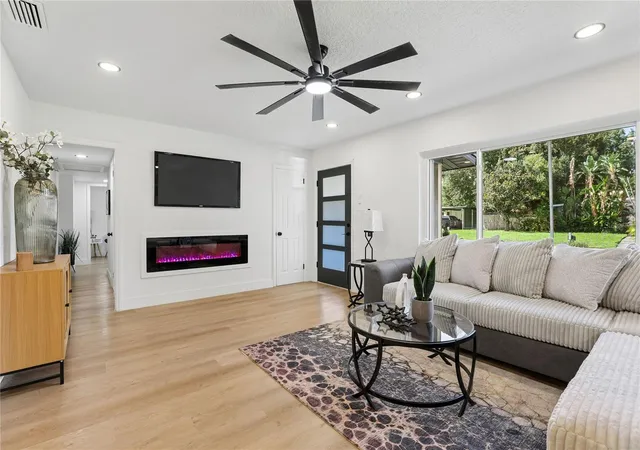 Photo 2 of Single family home for sale at 1718 Campbell Ave, Orlando, FL 32806 | MLS# O6443612 | Listing updated on 2026-09-22