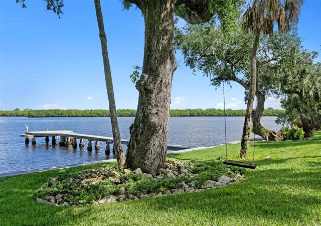 Photo 4 of Single family home for sale at 2805 Gulf City Rd, Ruskin, FL 33570 | MLS# TB8550774 | Listing updated on 2026-09-22