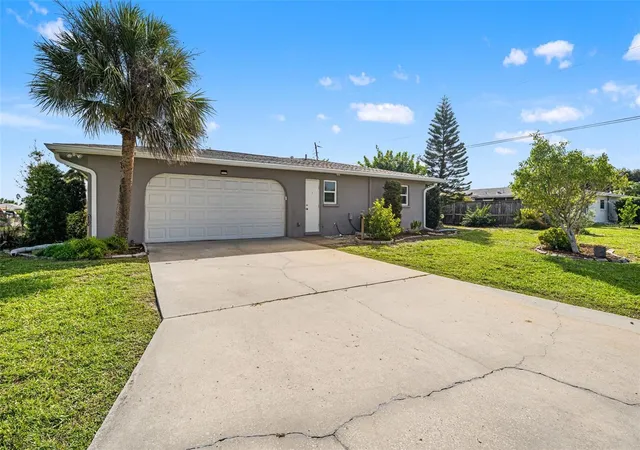 Photo 4 of Single family home for sale at 512 Glen Oak Rd, Venice, FL 34293 | MLS# N6145866 | Listing updated on 2026-10-29