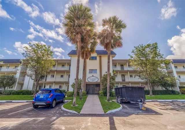 Photo 1 of Condo for sale at 4595 Chancellor St Ne #105, Saint Petersburg, FL 33703 | MLS# TB8550777 | Listing updated on 2026-10-20