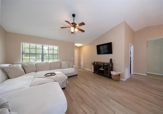 Photo 3 of Single family home for sale at 31 Pinelynn Dr, Palm Coast, FL 32164 | MLS# FC321603 | Listing updated on 2026-10-25