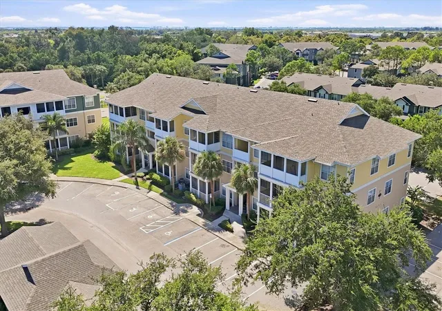 Photo 3 of Sale Pending at 4802 51st Street W #1304, Bradenton, FL 34210 | MLS# A4706890 | Listing updated on 2026-10-07