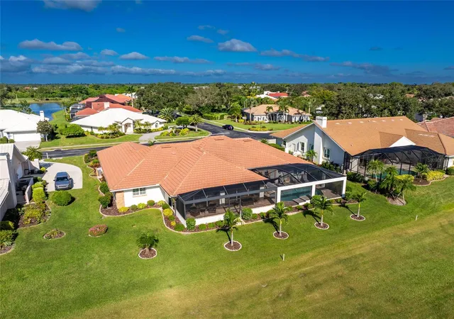 Photo 3 of Single family home for sale at 810 Carnoustie Dr, Venice, FL 34293 | MLS# N6145867 | Listing updated on 2026-10-10