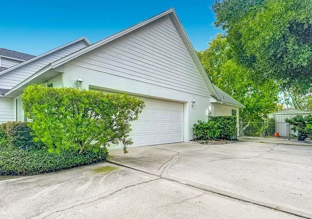 Photo 4 of Single family home for sale at 1508 Jenni Lee Ct, Kissimmee, FL 34744 | MLS# S5158025 | Listing updated on 2026-10-24