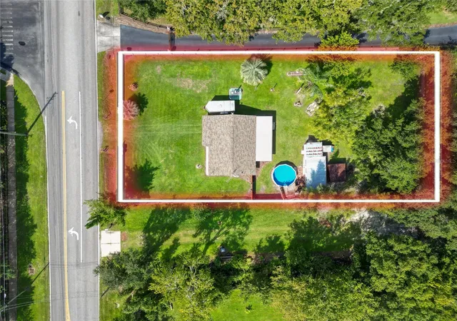 Photo 2 of Single family home for sale at 1805 Duff Rd, Lakeland, FL 33810 | MLS# L4965230 | Listing updated on 2026-09-28