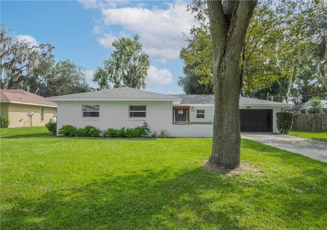 Photo 2 of Single family home for sale at 520 Lakewood Dr, Inverness, FL 34450 | MLS# CC858071 | Listing updated on 2026-10-09