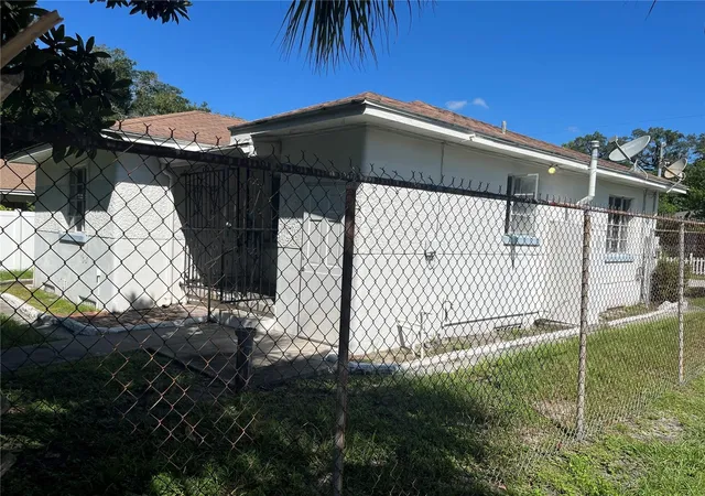 Photo 3 of Single family home for sale at 1227 E 24th Avenue, Tampa, FL 33605 | MLS# TB8550807 | Listing updated on 2026-09-23
