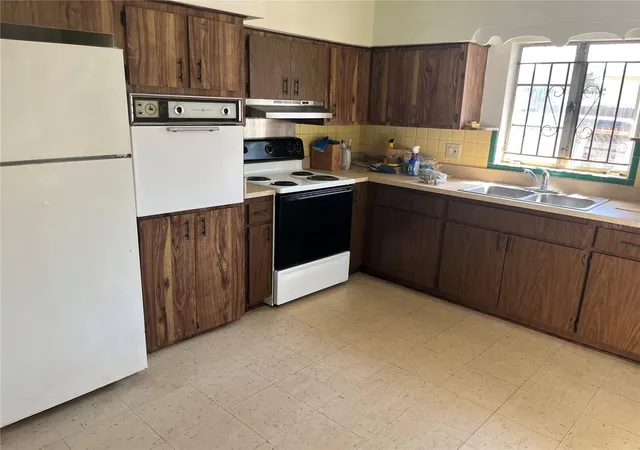 Photo 3 of Single family home for sale at 1227 E 24th Avenue, Tampa, FL 33605 | MLS# TB8550807 | Listing updated on 2026-09-23