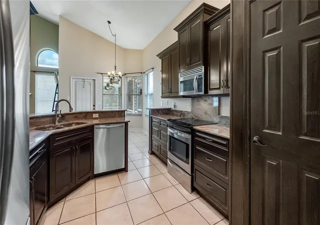 Photo 3 of Single family home for sale at 522 Hardwood Cir, Orlando, FL 32828 | MLS# G5118087 | Listing updated on 2026-09-22