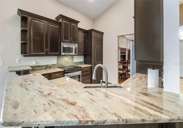 Photo 4 of Single family home for sale at 522 Hardwood Cir, Orlando, FL 32828 | MLS# G5118087 | Listing updated on 2026-09-22