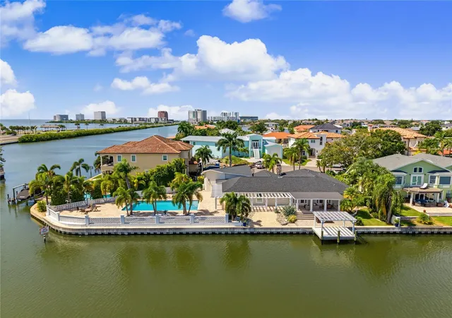 Photo 1 of Single family home for sale at 3905 Fontainebleau Dr, Tampa, FL 33634 | MLS# TB8550813 | Listing updated on 2026-10-02