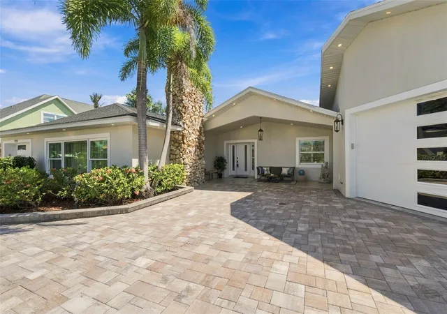 Single family home for sale at 3905 Fontainebleau Dr, TAMPA, FL 33634 | MLS# TB8550813