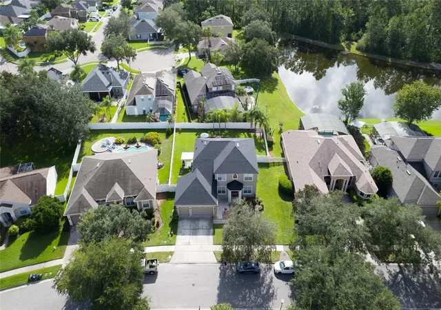 Photo 3 of Single family home for sale at 2122 Cascades Cvs Dr, Orlando, FL 32820 | MLS# O6443643 | Listing updated on 2026-10-07