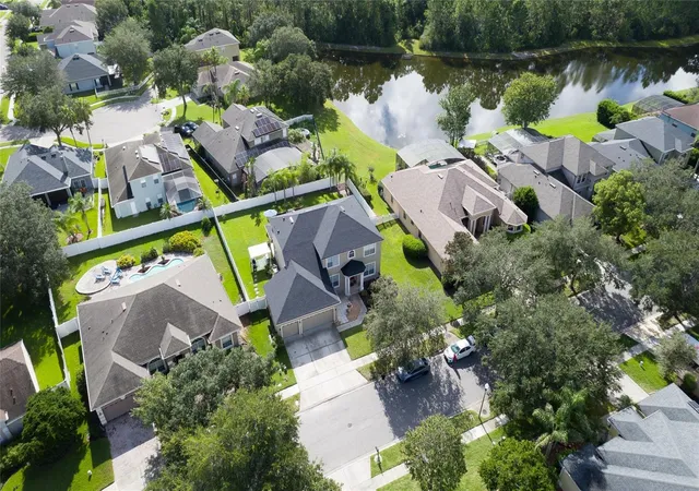 Photo 3 of Single family home for sale at 2122 Cascades Cvs Dr, Orlando, FL 32820 | MLS# O6443643 | Listing updated on 2026-10-07