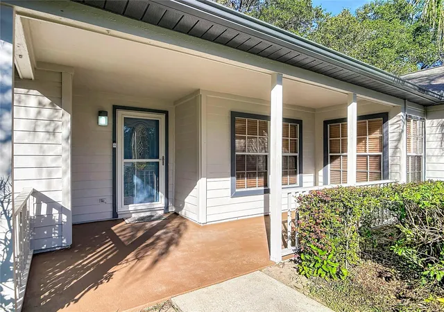 Photo 4 of Single family home for sale at 1056 Shady Holw Dr, Deland, FL 32724 | MLS# O6443646 | Listing updated on 2026-10-09