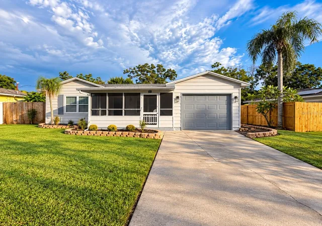 Photo 1 of Single family home for sale at 109 W Grapefruit Cir, Clearwater, FL 33759 | MLS# TB8550829 | Listing updated on 2026-09-22