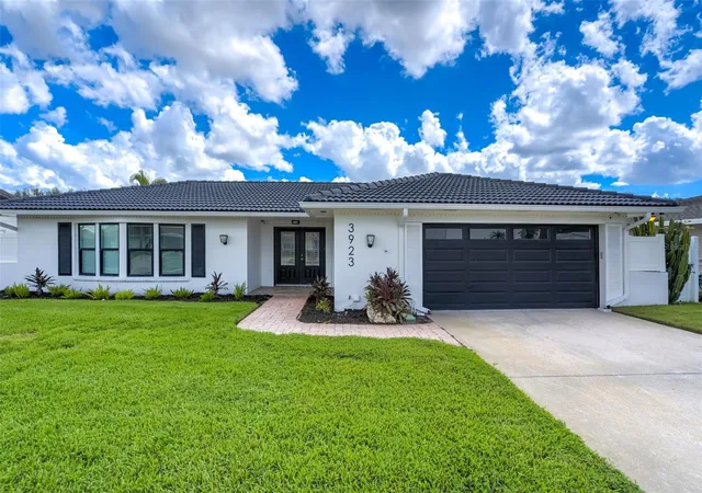 Photo 2 of Single family home for sale at 3923 Doral Dr, Tampa, FL 33634 | MLS# TB8550831 | Listing updated on 2026-10-03