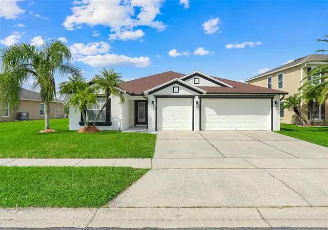 Photo 2 of Single family home for sale at 831 Belhaven Dr, Orlando, FL 32828 | MLS# G5118089 | Listing updated on 2026-10-02