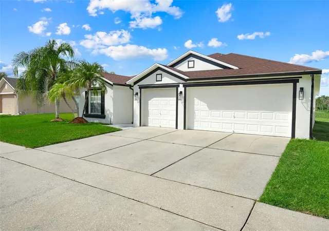 Photo 3 of Single family home for sale at 831 Belhaven Dr, Orlando, FL 32828 | MLS# G5118089 | Listing updated on 2026-10-02